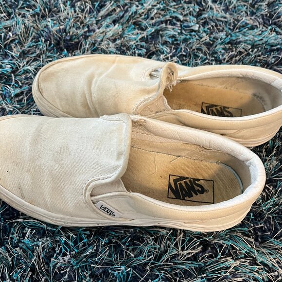 White vans - Picture 1 of 1